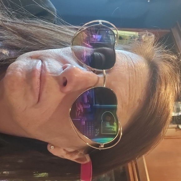 Betsey Johnson Heart Shaped Sunglasses & Sunglass Case Bundle - Picture 14 of 14